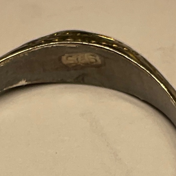 Sterling Silver Ring Size 8 Navajo Design 925 - Picture 7 of 7